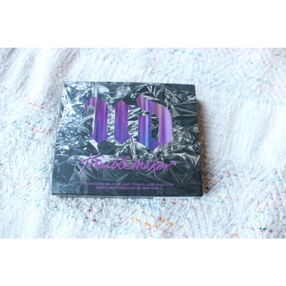 NEW Urban Decay Troublemaker Eyeshadow Palette Travel Mascara Set - Picture 2 of 3